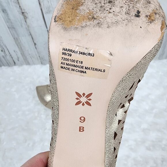 BCBGeneration Harrah Pumps Gold Size 9 - Picture 8 of 9